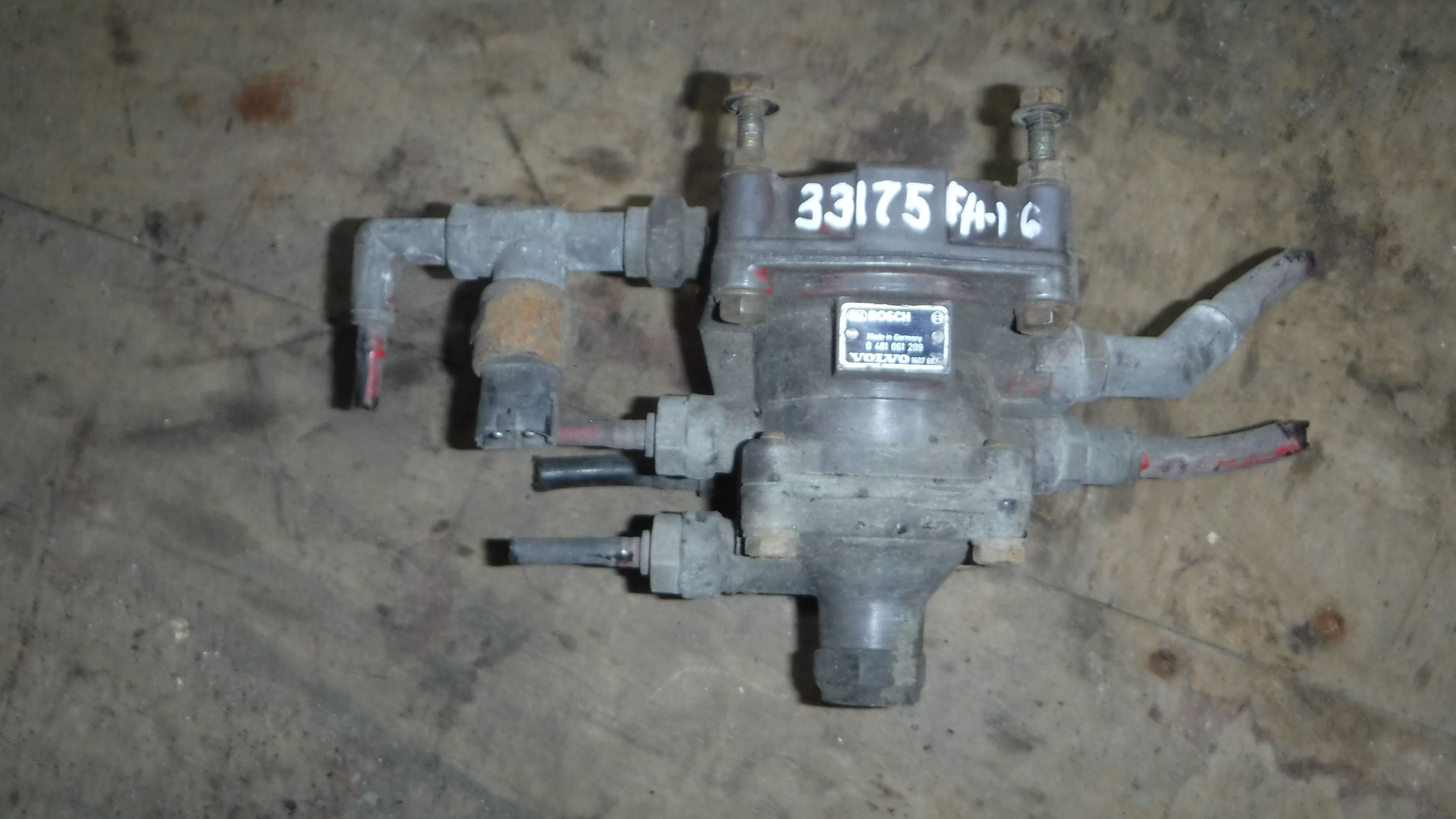 Кран управления тормозами прицепа Volvo F16 160787 0481061209 TD162